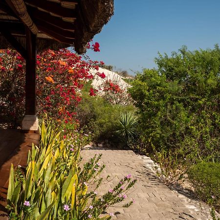 Bed and Breakfast Demeure De La Compagnie Generale Des Huiles Precieuses Ifaty Esterno foto